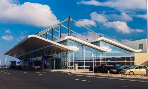 Mbs international airport - MBS International Airport is a regional airport located in Freeland, Michigan, serving the Great Lakes Bay Region. The airport offers daily flights to major cities such as Chicago, …